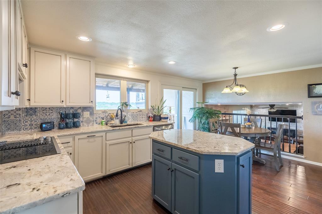 541 Country Place Property Photo 5