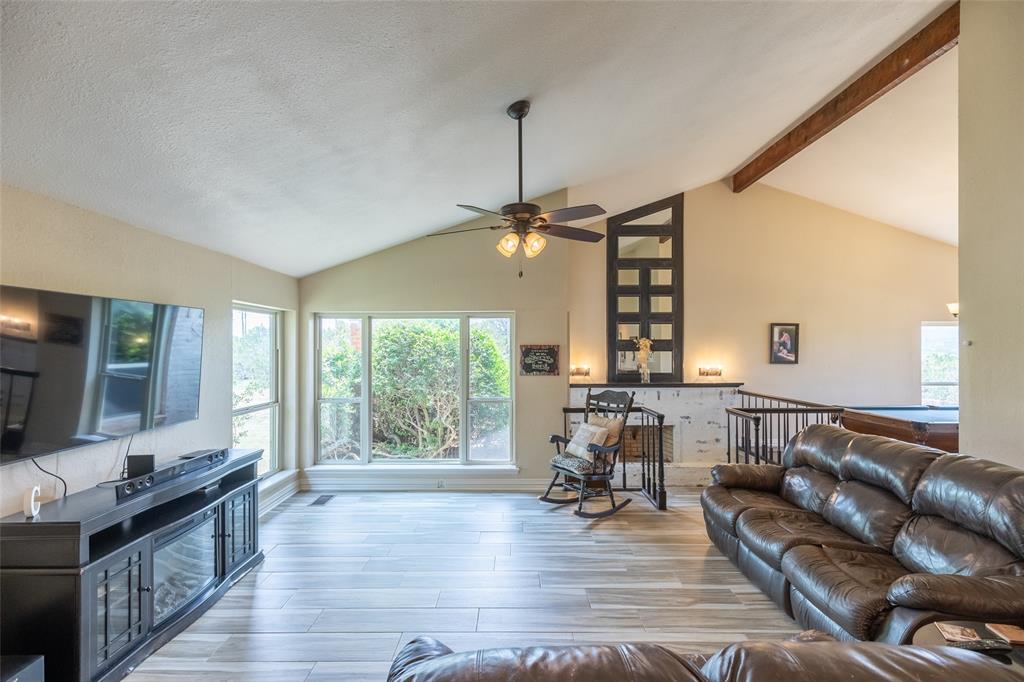 541 Country Place Property Photo 8