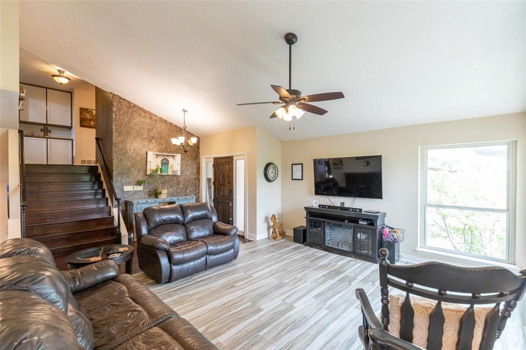 541 Country Place Property Photo 10
