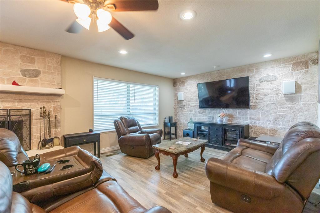 541 Country Place Property Photo 12