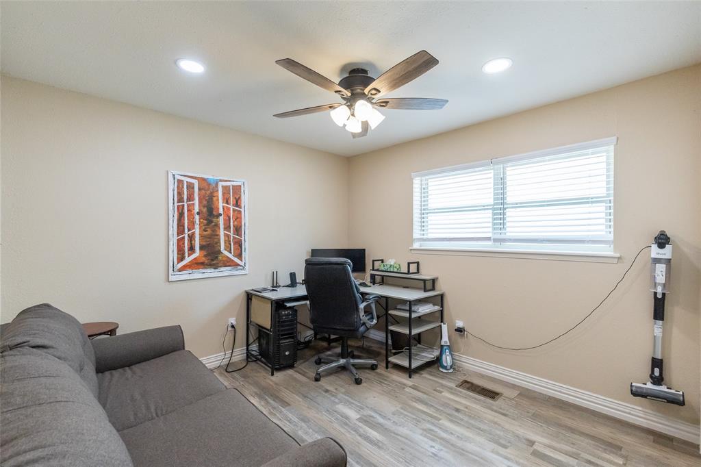 541 Country Place Property Photo 18