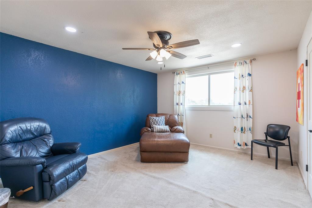 541 Country Place Property Photo 33