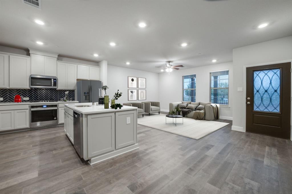 7833 Sunset Boulevard Property Photo 3