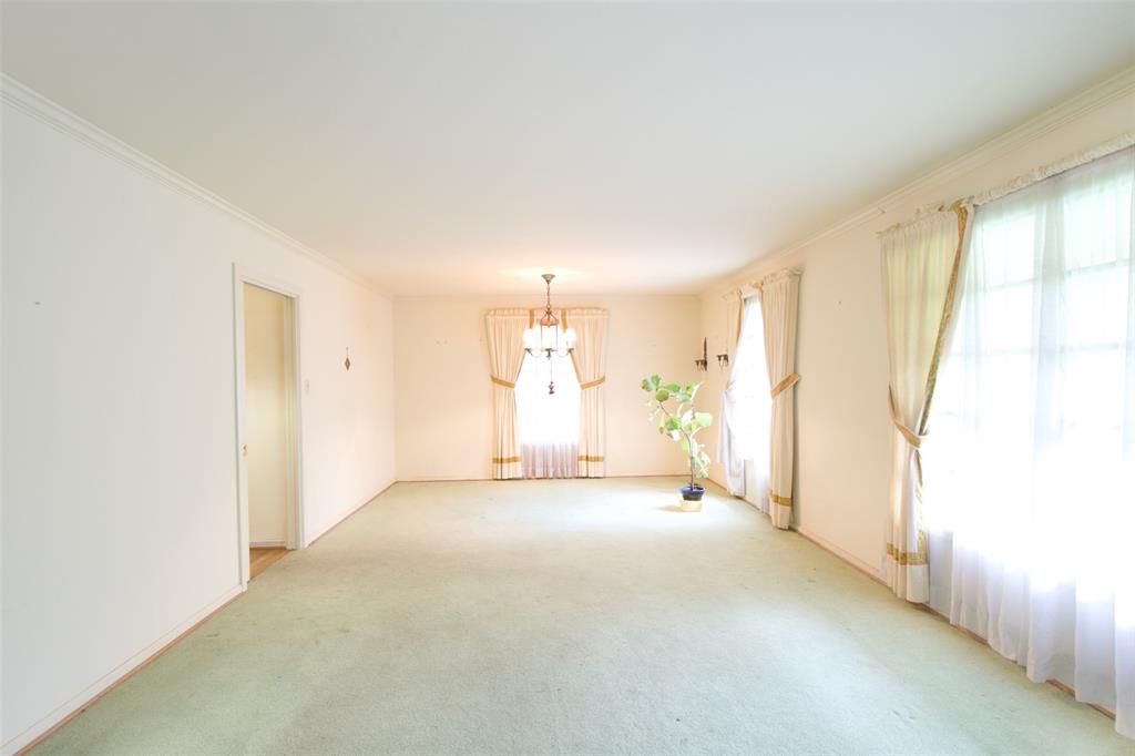 4901 Pine Avenue Property Photo 4