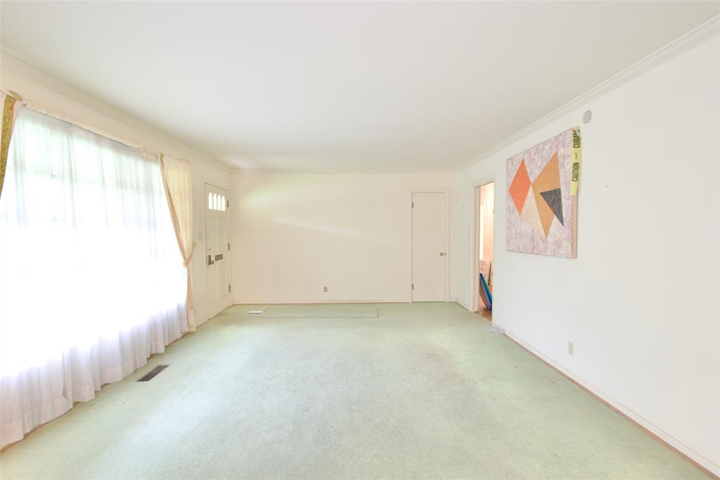 4901 Pine Avenue Property Photo 6