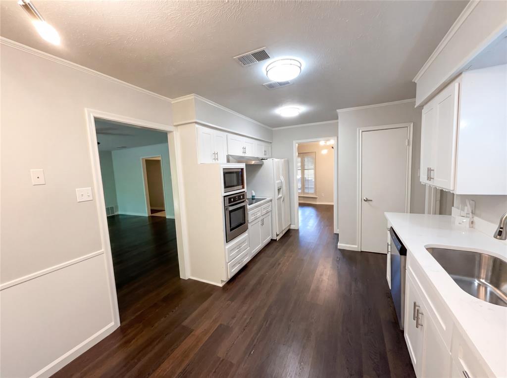 2017 Greenbriar Lane Property Photo 8