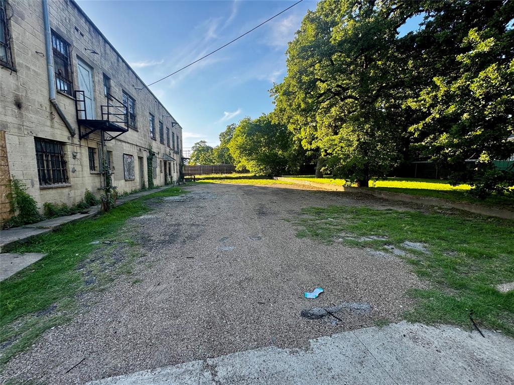 3316 S Malcolm X Boulevard Property Photo 7