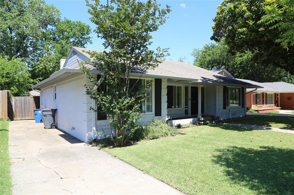 6433 Danbury Lane Property Photo 4