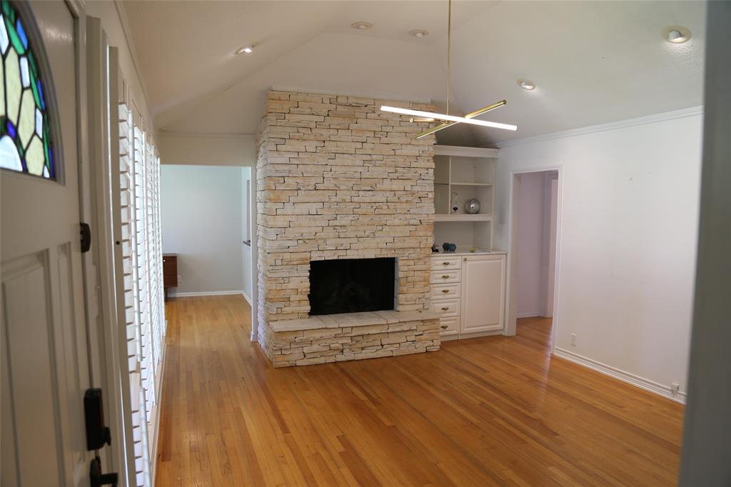 6433 Danbury Lane Property Photo 9
