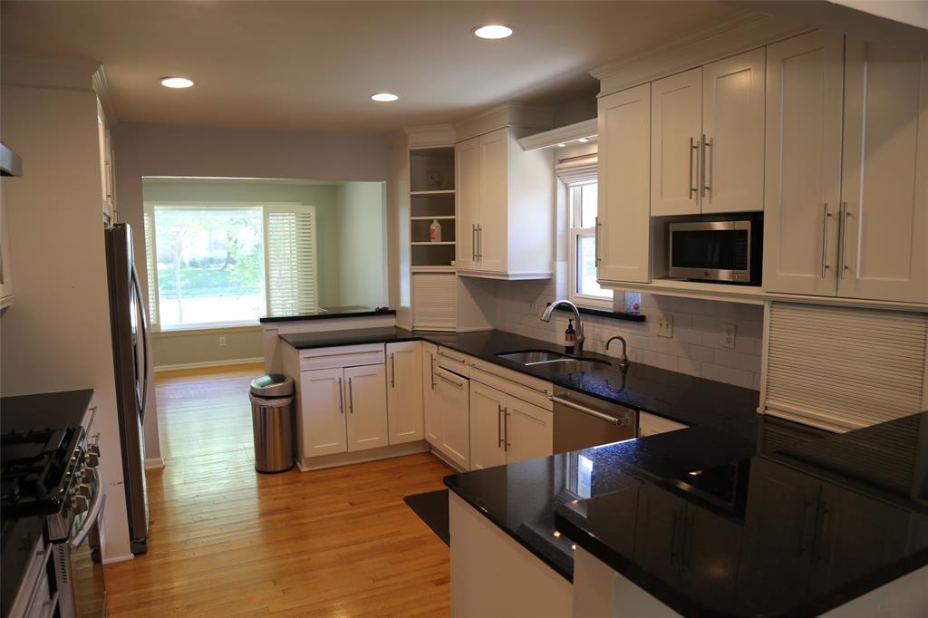 6433 Danbury Lane Property Photo 13