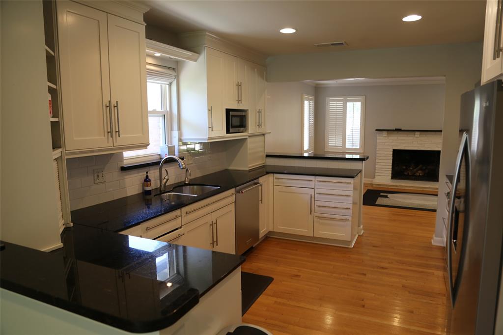 6433 Danbury Lane Property Photo 14