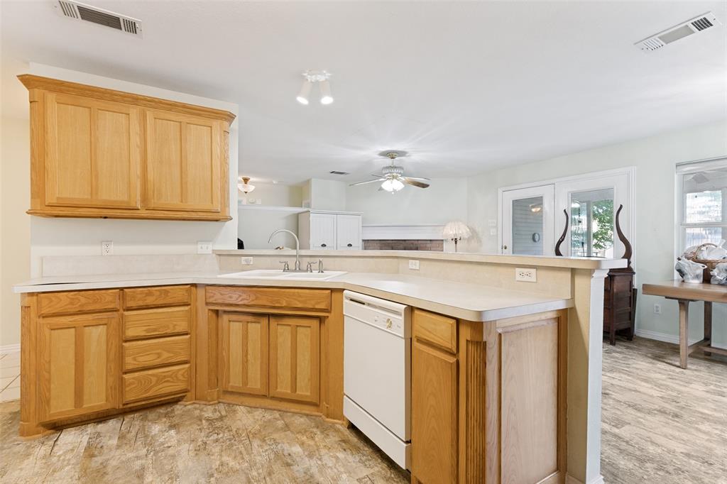 7429 Creekfall Drive Property Photo 13