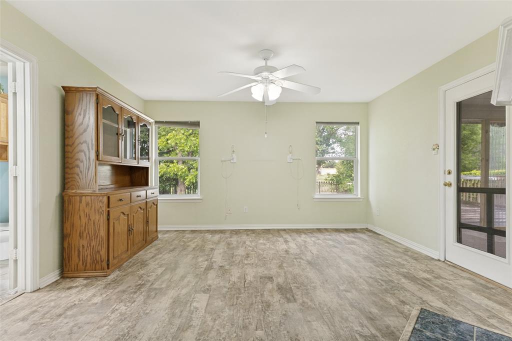 7429 Creekfall Drive Property Photo 17