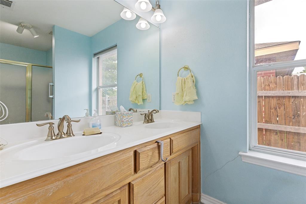 7429 Creekfall Drive Property Photo 23