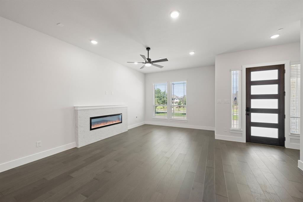 12735 Rutland Drive Property Photo 9