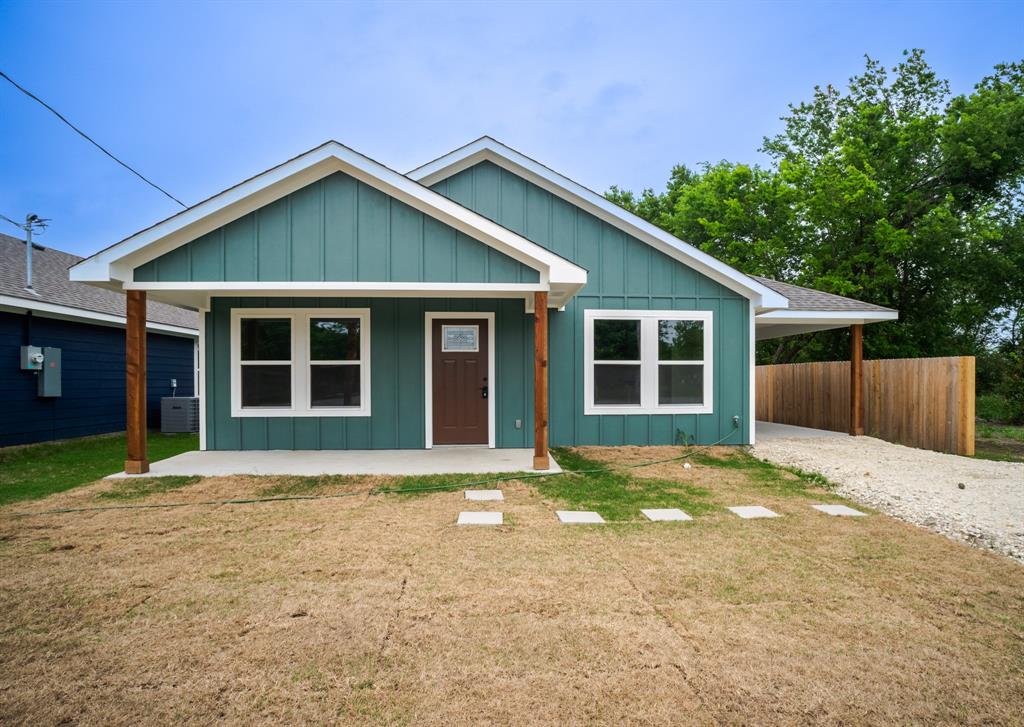1333 E Palestine Property Photo 1