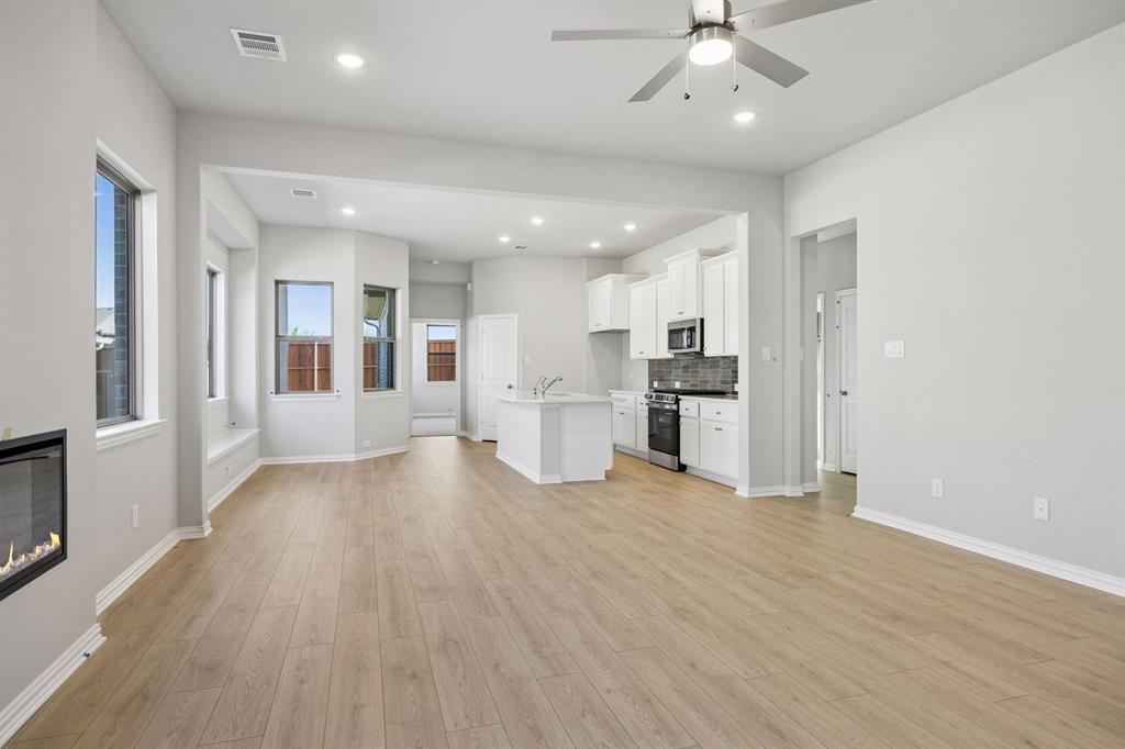 3937 Lakefield Drive Property Photo 4
