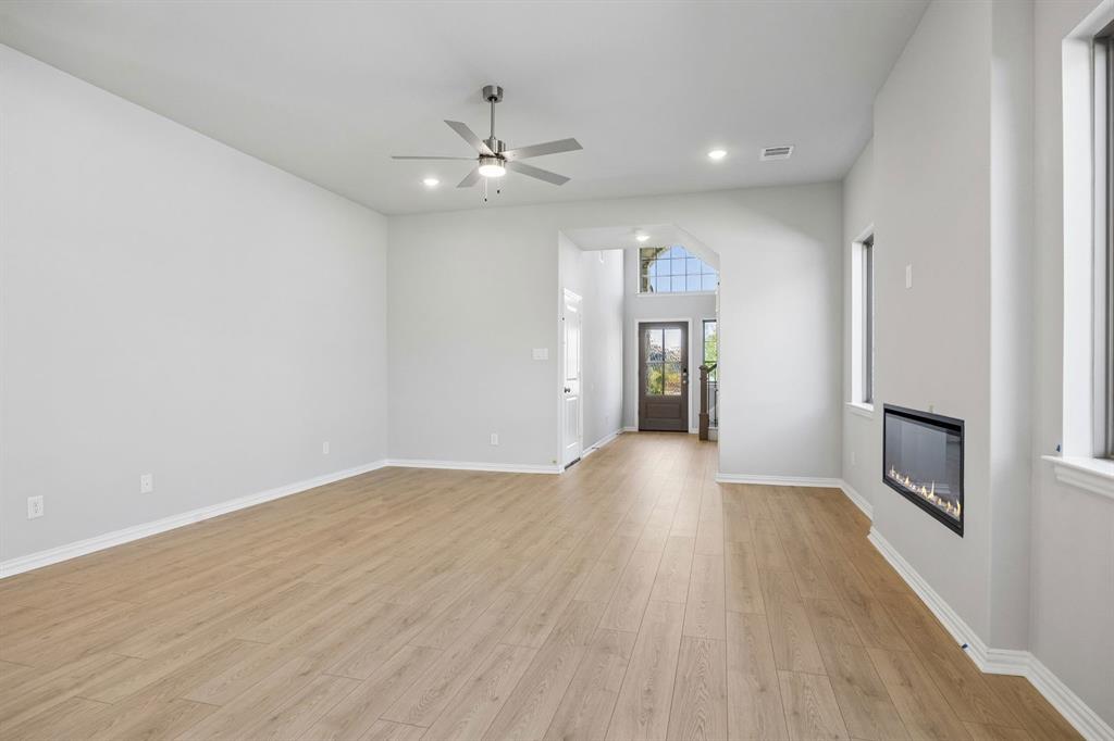3937 Lakefield Drive Property Photo 7
