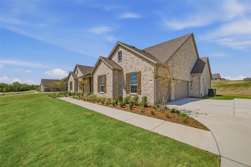 709 Water Side Drive Property Photo 4