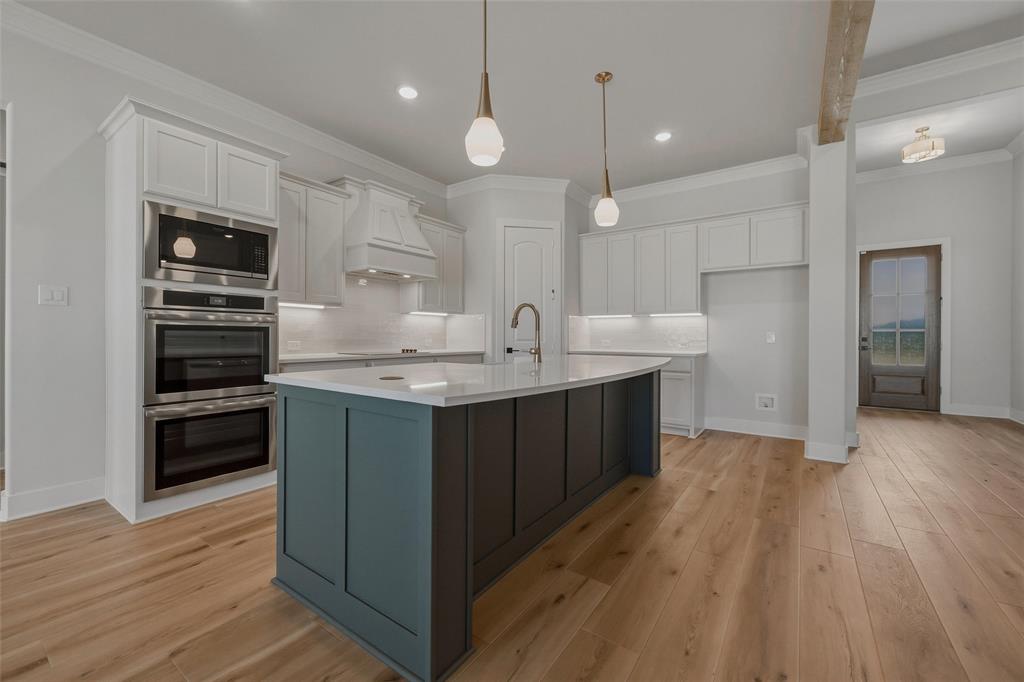 709 Water Side Drive Property Photo 11