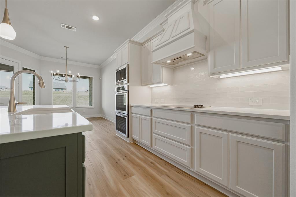 709 Water Side Drive Property Photo 14