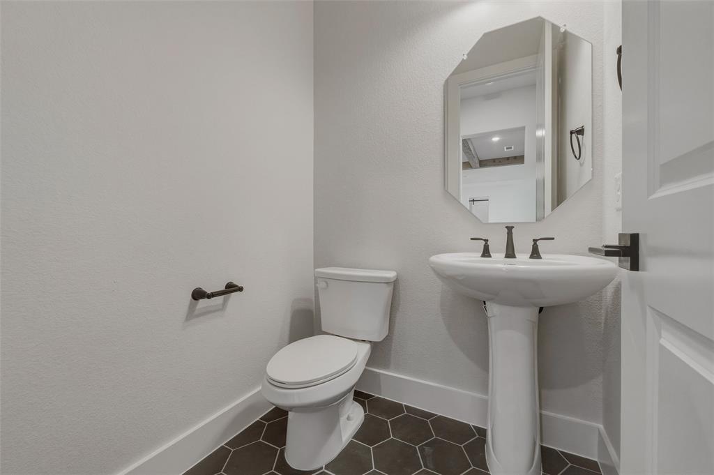 709 Water Side Drive Property Photo 25