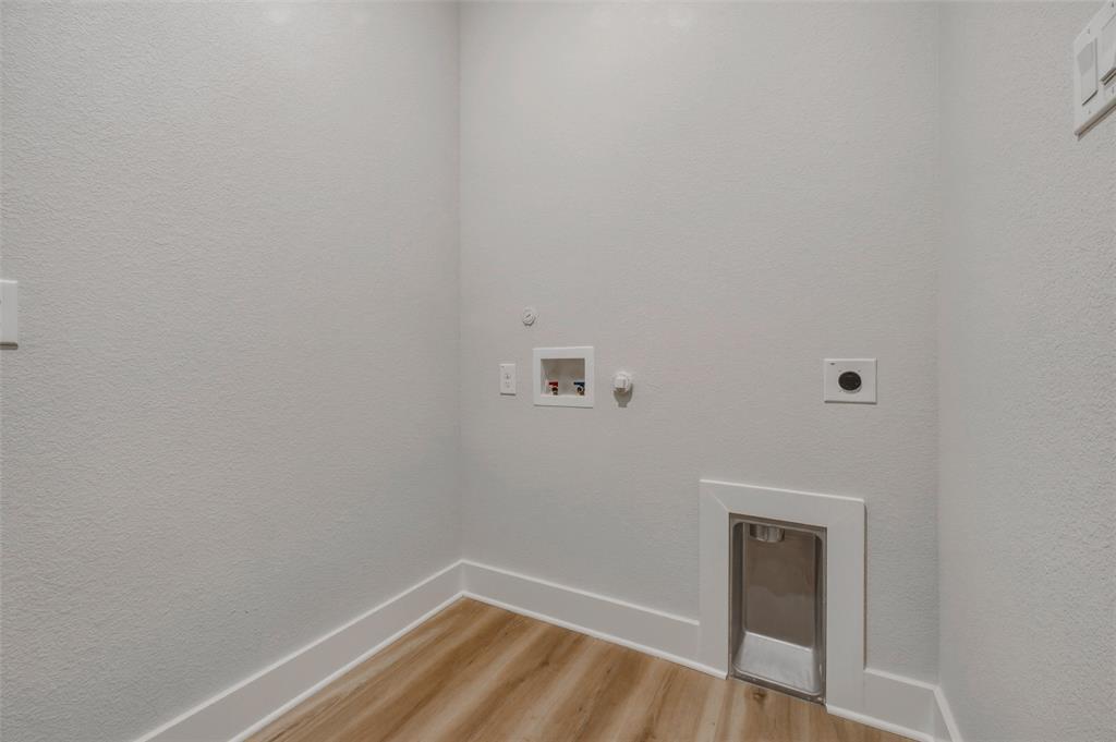 709 Water Side Drive Property Photo 31