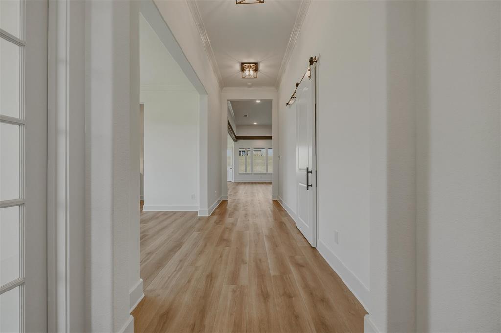707 Water Side Drive Property Photo 7