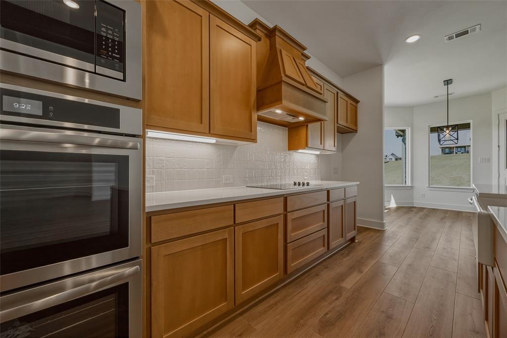 707 Water Side Drive Property Photo 14