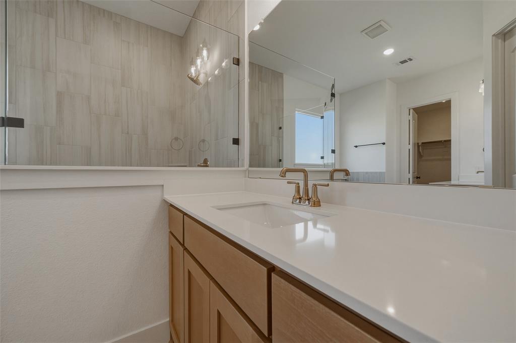 707 Water Side Drive Property Photo 28