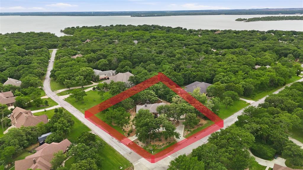 101 W Oak Shores Drive Property Photo 4