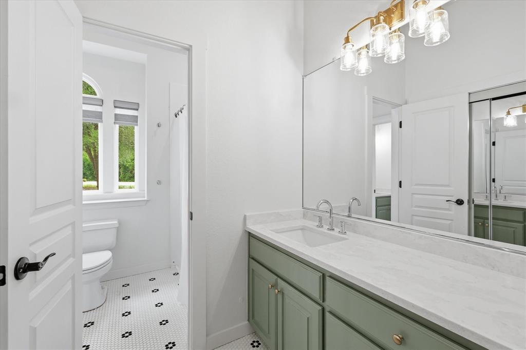 101 W Oak Shores Drive Property Photo 21
