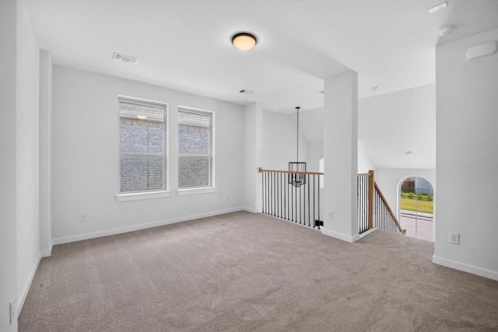 2064 Cuellar Way Property Photo 18