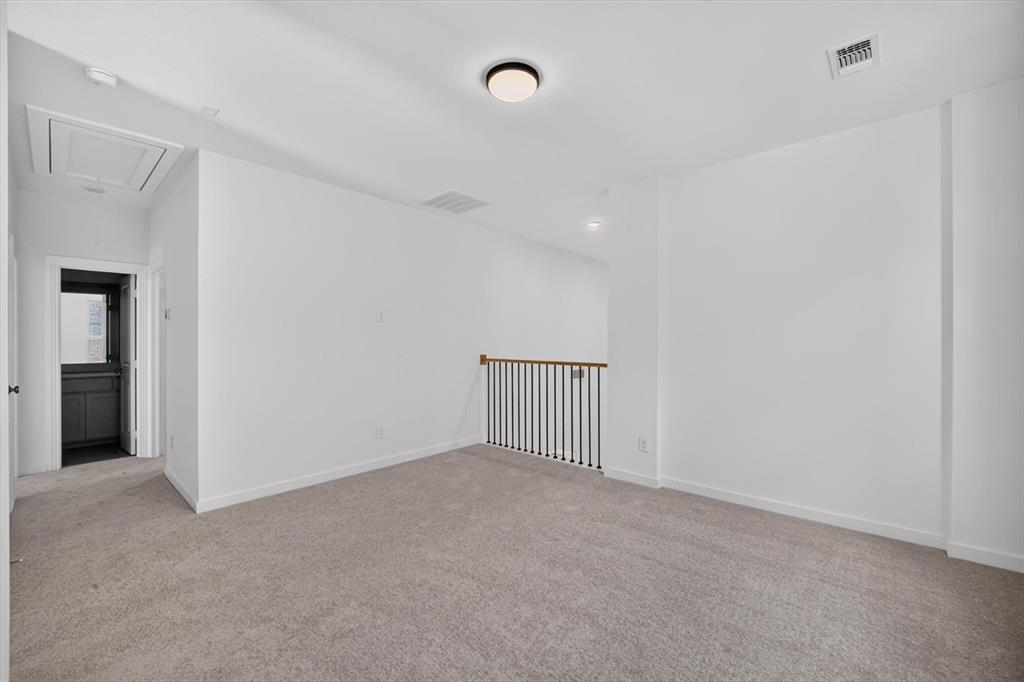 2064 Cuellar Way Property Photo 19