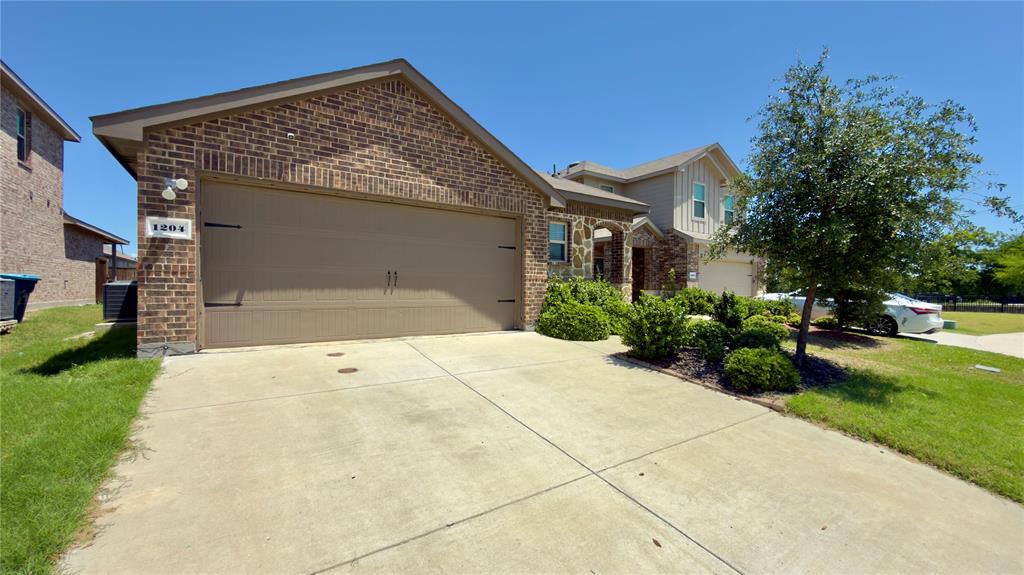 1204 Delmita Drive Property Photo 3