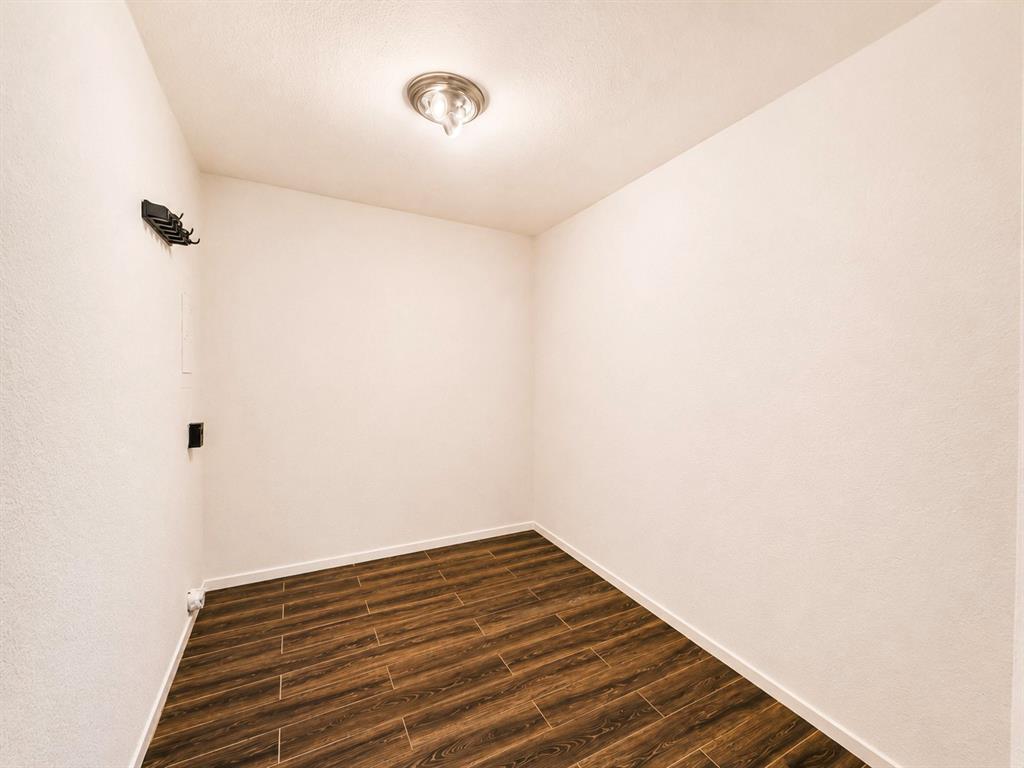 730 Rolling Ridge Lane Property Photo 12