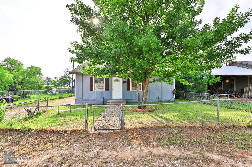 177 Maxwell Drive Property Photo 3