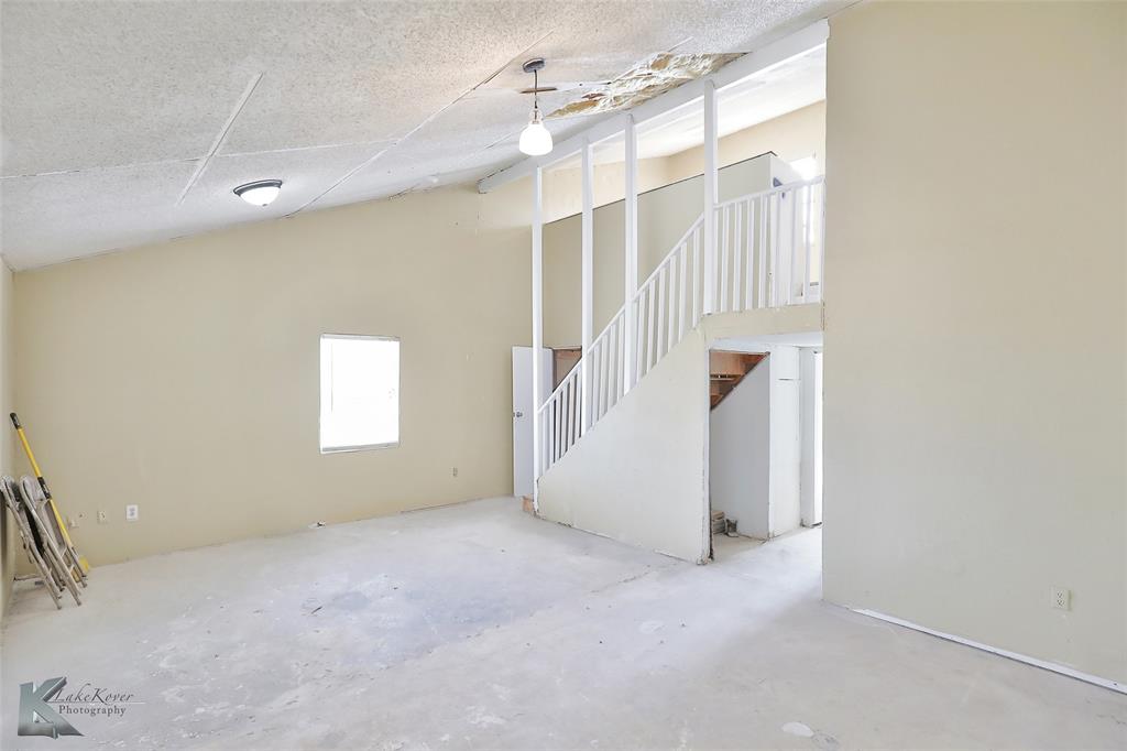 177 Maxwell Drive Property Photo 6