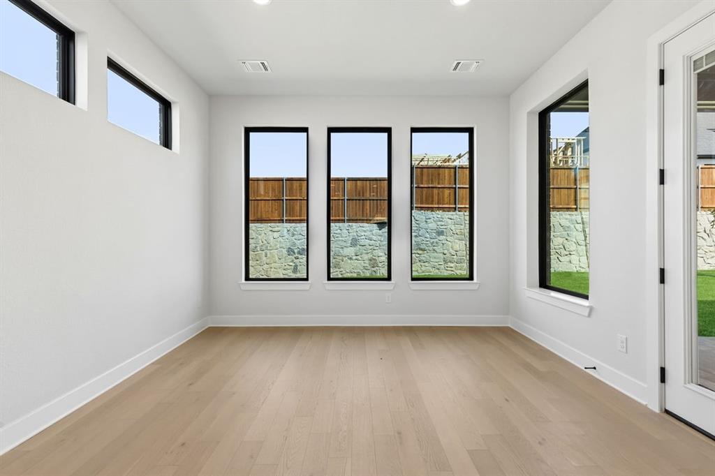 9511 Winter Bloom Street Property Photo 11