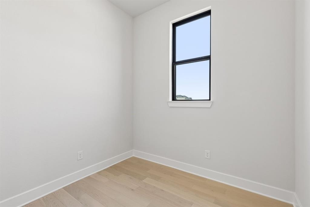 9511 Winter Bloom Street Property Photo 12