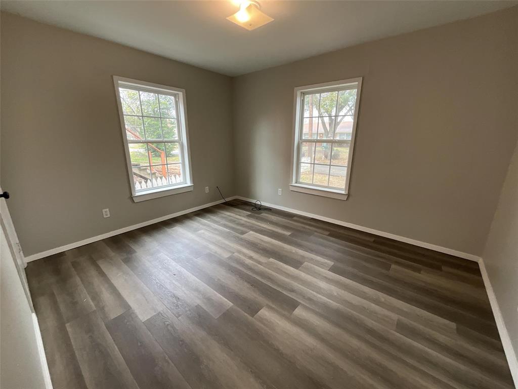 405 Beard Street Property Photo 5