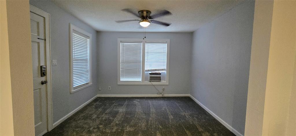 2861 W Devitt Street Property Photo 4
