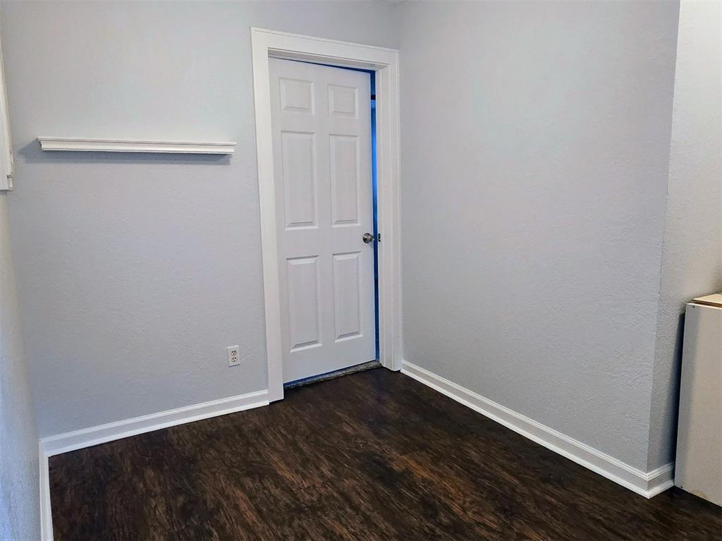 2861 W Devitt Street Property Photo 9