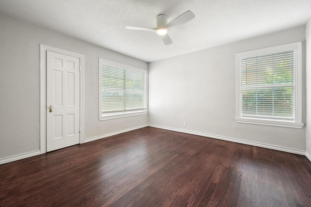 4521 Calmont Avenue Property Photo 17