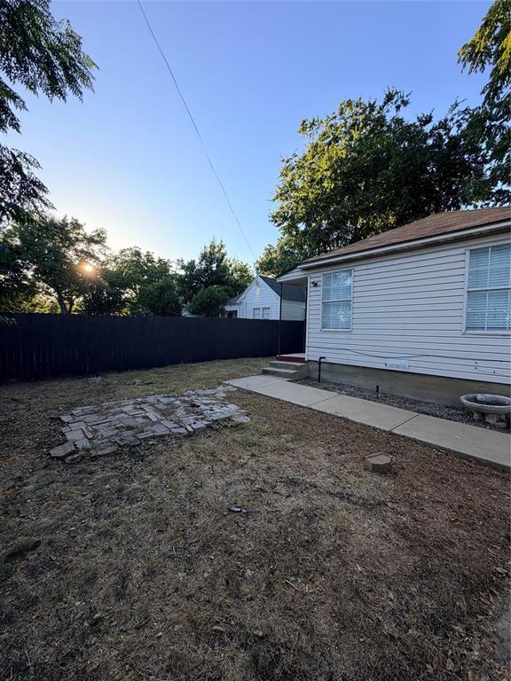 4521 Calmont Avenue Property Photo 25