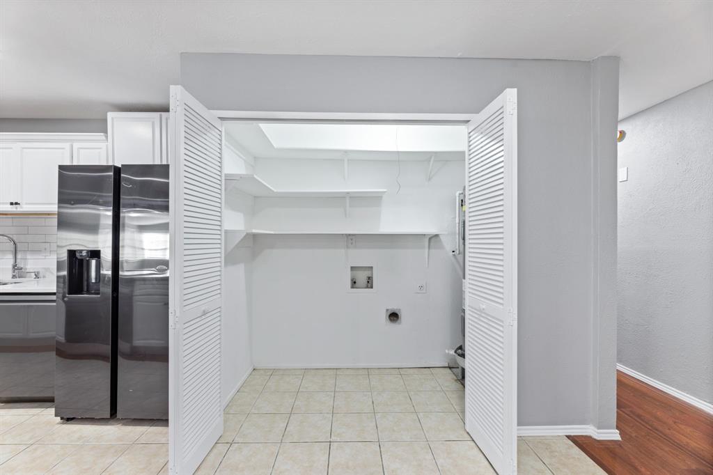100 W Way Drive Property Photo 13