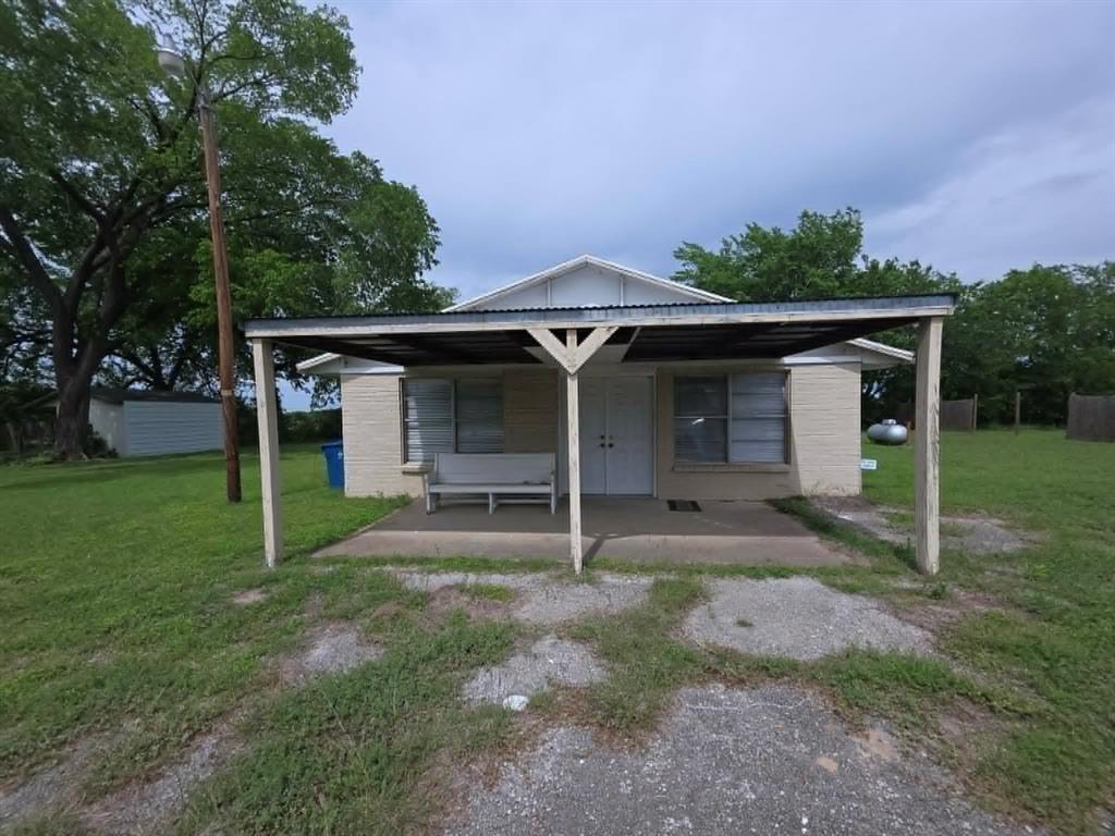 932 Highway 171 Property Photo 1
