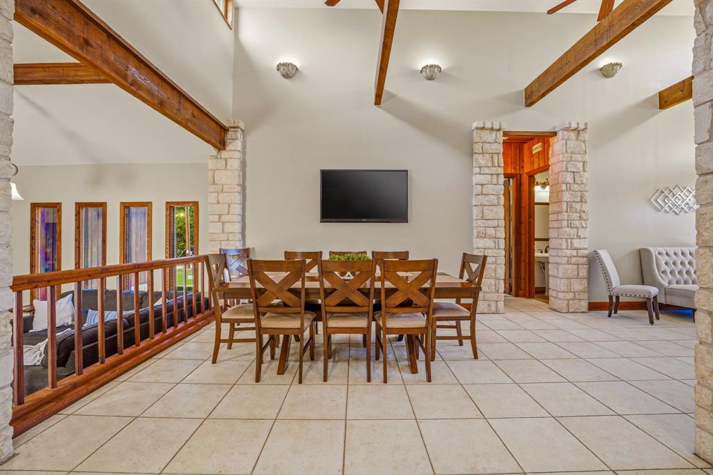 624 Williamsburg Court Property Photo 10
