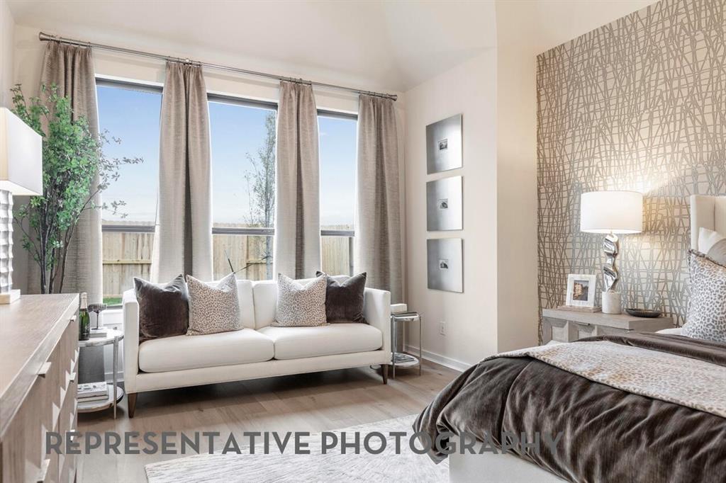 2404 Wandering Creek Way Property Photo 10