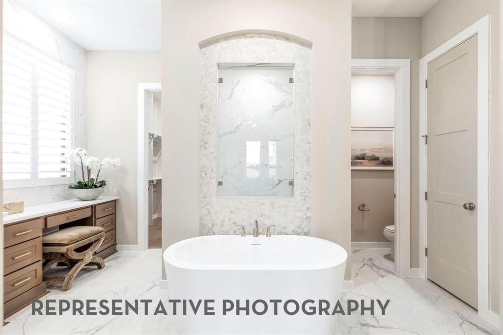 2404 Wandering Creek Way Property Photo 11